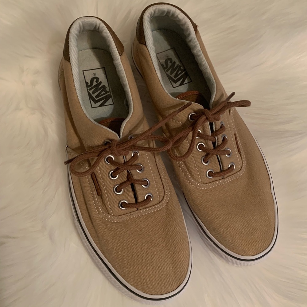 Tan canvas and brown leather Men’s Vans